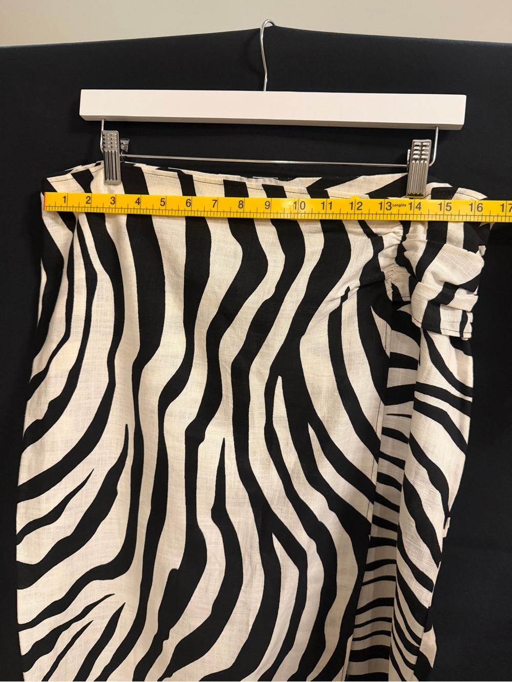 ZARA Black and White Zebra-Print Pencil Skirt - Picture 5 of 8